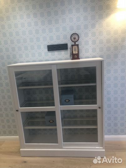Шкаф витрина IKEA