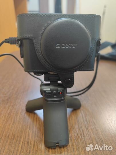 Sony DSC-RX100M7 VCT-SGR1