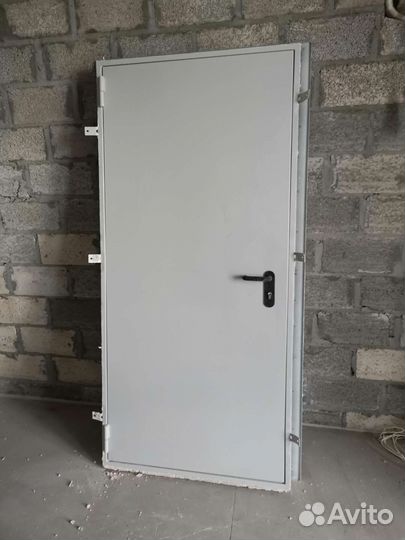 Дверь входная металлическая