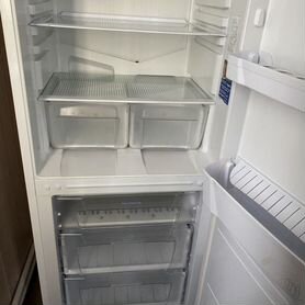 Холодильник Indesit на запчасти