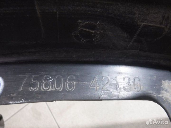 Накладка заднего крыла левого Toyota Rav4 4