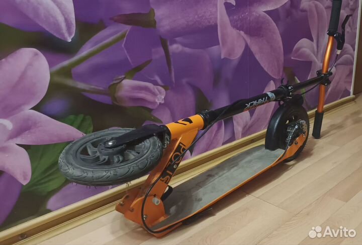 Самокат Novatrack Polis 200с ручным тормозом