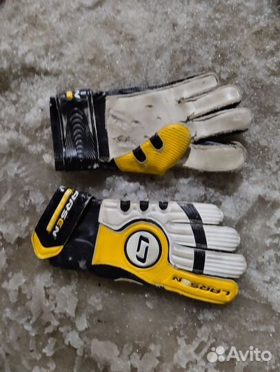 Вратарские перчатки Larsen