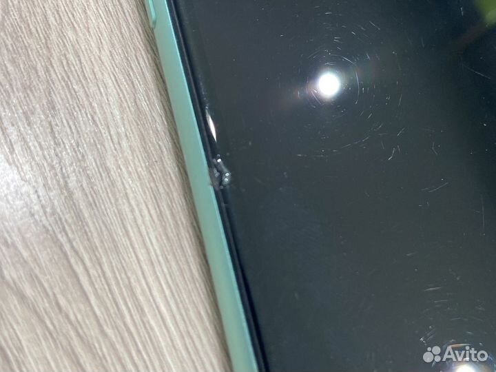 Телефон iPhone 11