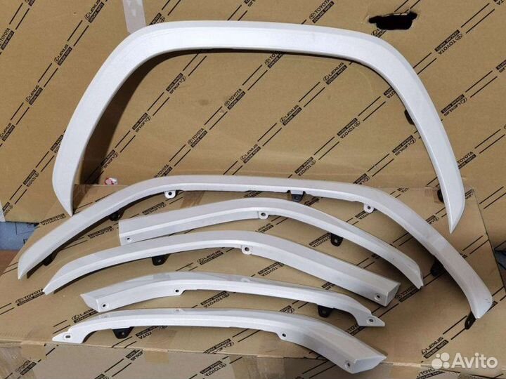 Расширители передние Toyota Land Cruiser 300