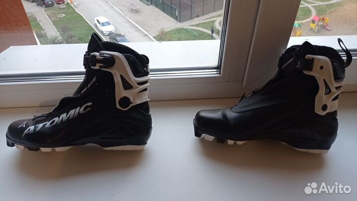 Лыжные ботинки Atomik