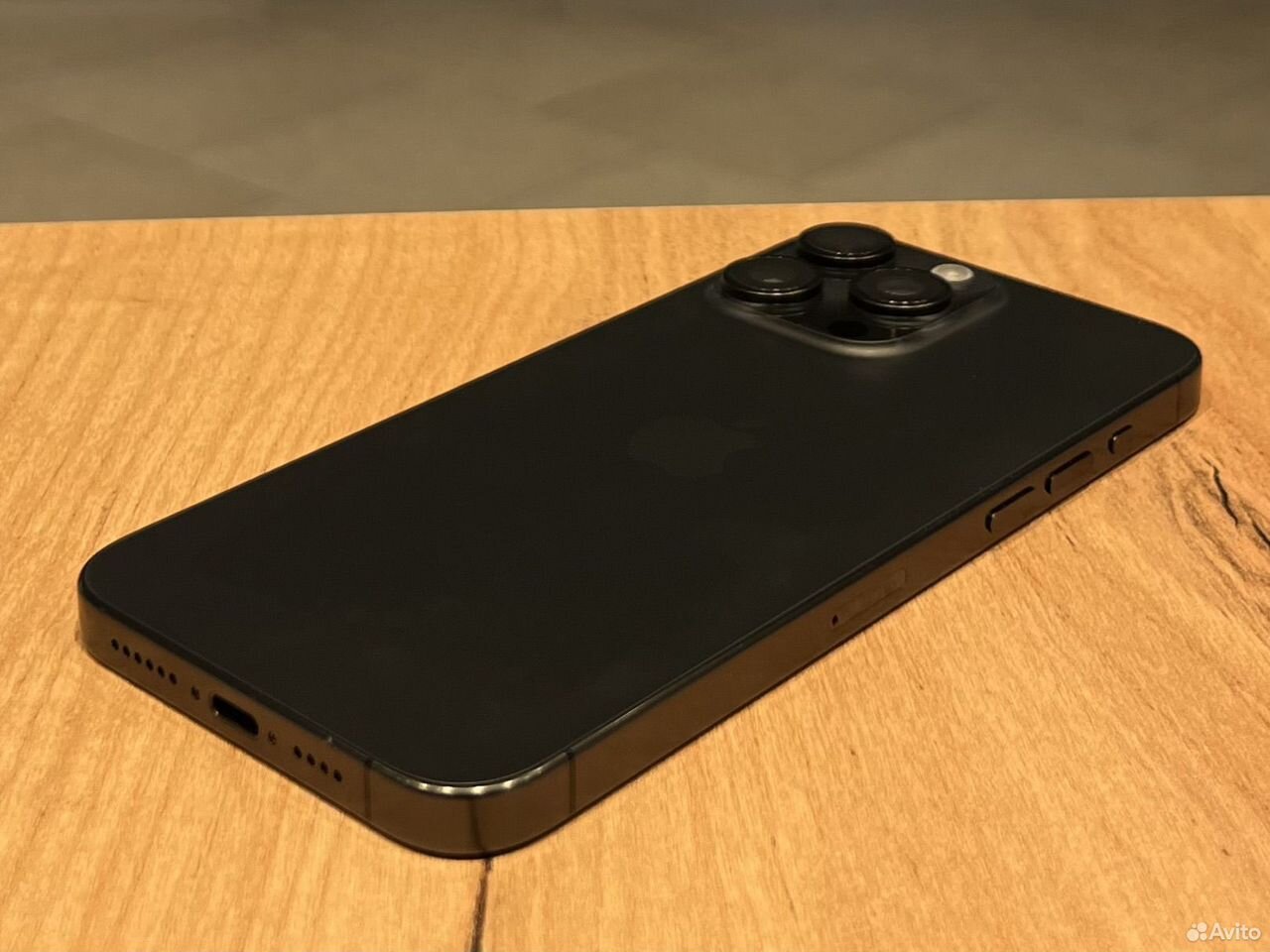 iPhone 15 Pro, 256 ГБ