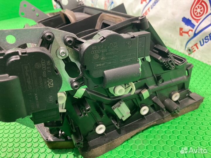 Моторчик заслонки отопителя Volkswagen Touareg 7L6