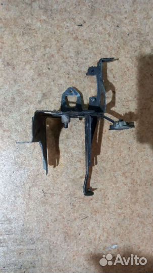 Кронштейн блока ABS Volkswagen Passat B5