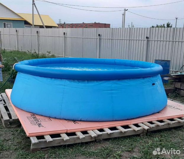 Надувной бассейн