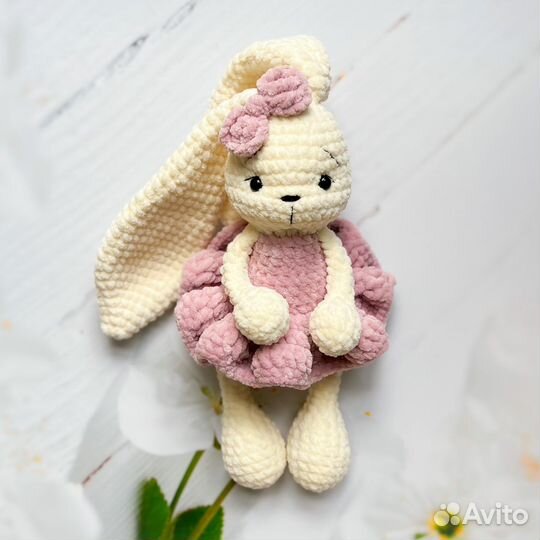 Зайчик вязаный ручная работа