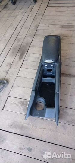 Подлокотник