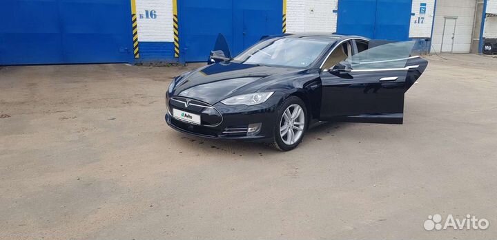 Tesla Model S AT, 2014, 132 500 км