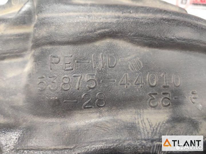 Подкрылок передний правый toyota ipsum