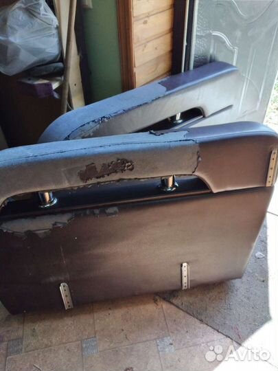 Перетяжка и ремонт мягкой мебели. Каретная стяжка