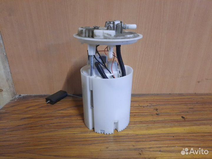 Топливный насос (бензонасос) Renault Fluence седан
