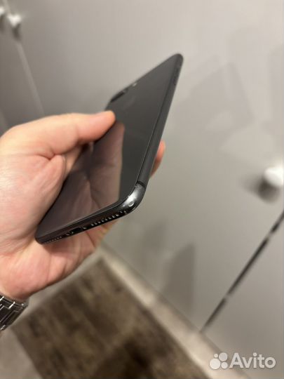 iPhone 8 Plus, 64 ГБ