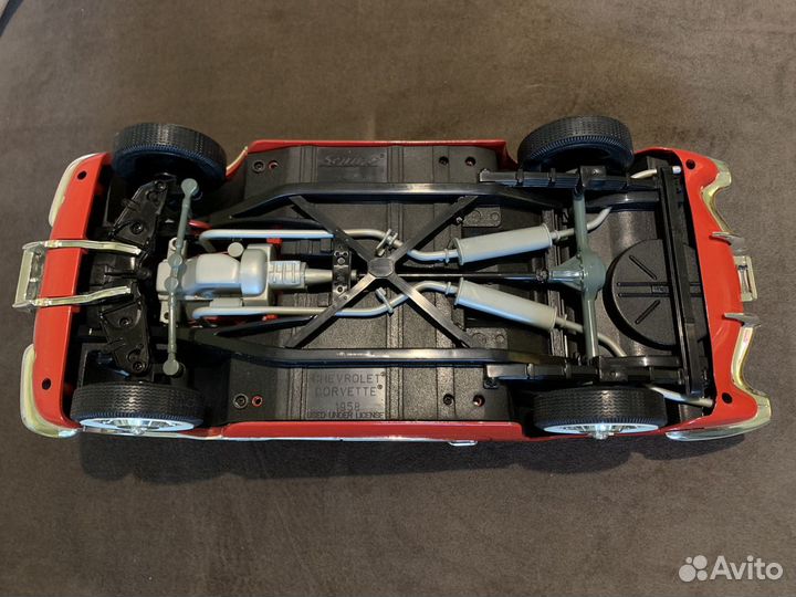 Модель автомобиля Шевроле Корветт 1958 1:12