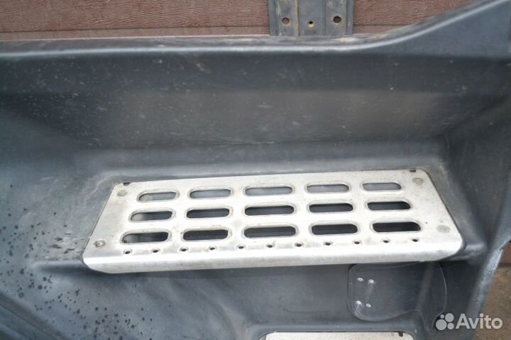 Корпус основной подножки, правый volvo FH (01.05)