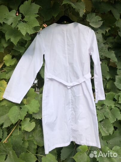 Белый медицинский халат женский с чепчиком