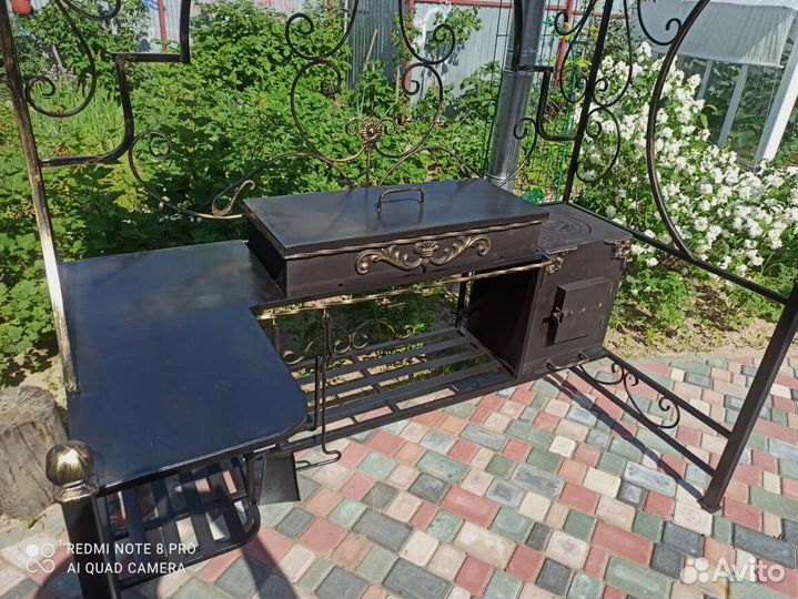 Кованый мангал с крышей