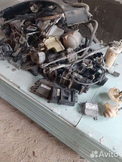 Запчасти на рено симбол