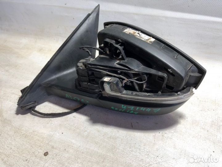 Корпус зеркала передний левый Skoda Karoq