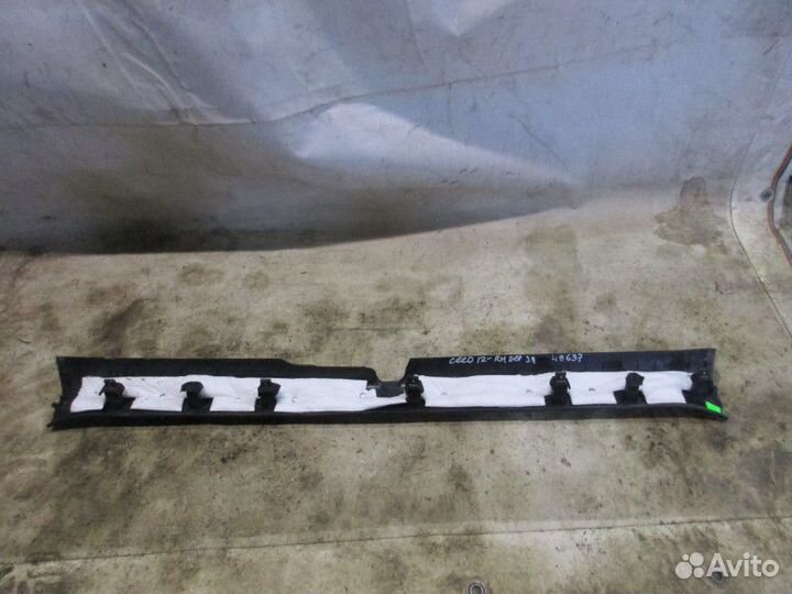 Накладка порога передняя правая Kia Ceed 2012-2018