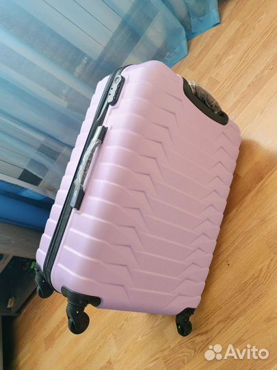 Продам чемодан