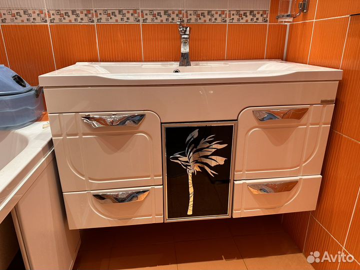 Тумба подвесная с раковиной и зеркалом 100 см бу