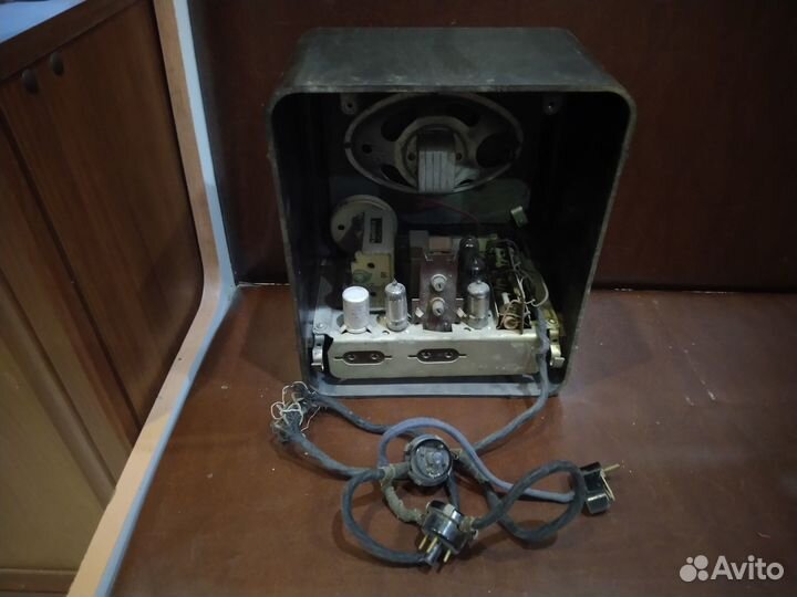 Радиоприёмник ламповый Искра батарейный
