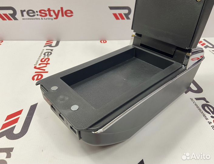 Бардачок подлокотник Mazda Demio 07-14г с USB