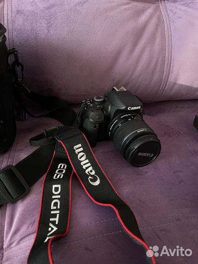 Зеркальный фотоаппарат Canon EOS 650D