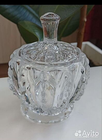 Сахарница, кувшин, вазочки