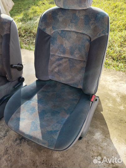 Передние сиденья от Renault laguna 1