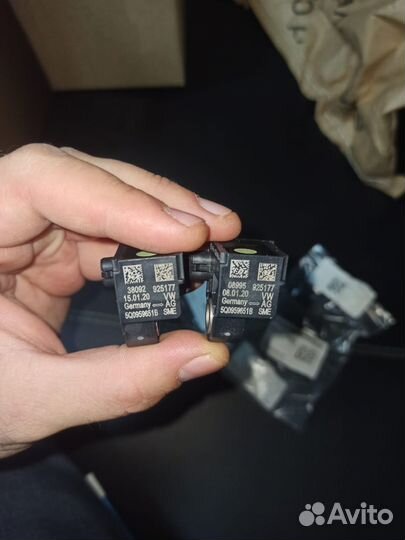 Датчик удара новый VAG Skoda VW 5Q0959651B