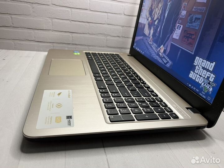 Мощный ноутбук Asus 4ядра/2видеокарты/500gb