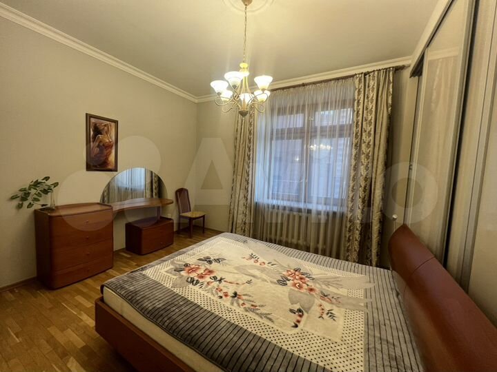 3-к. квартира, 146 м², 2/5 эт.