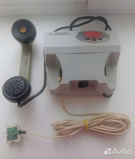 Телефон аппарат п-170э