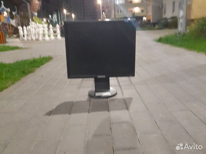Монитор samsung