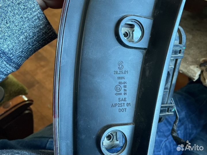 Задние левый фонарь на Таурек