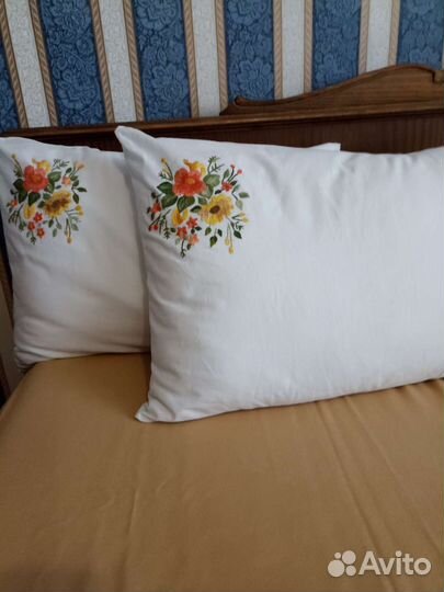 Вышивка ручной работы. Теневая гладь