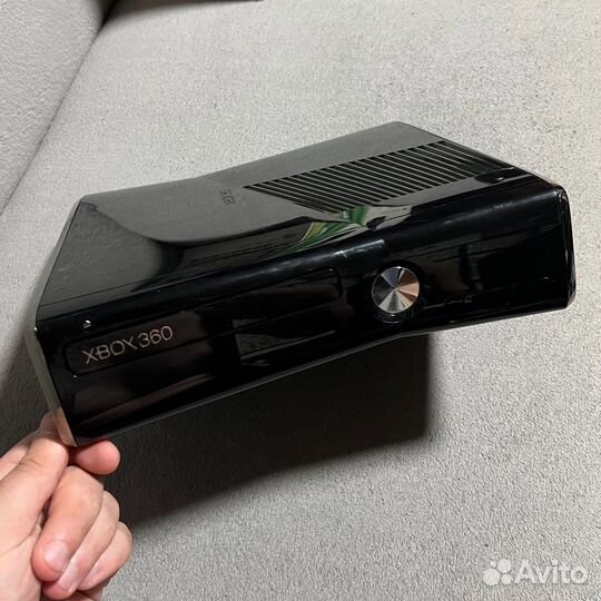 Xbox 360S 250Gb Freeboot (46 Игр) Глянец