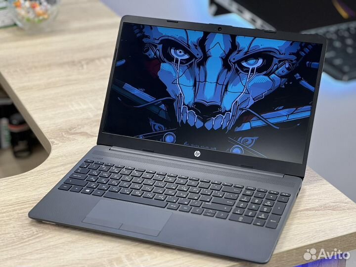 Свежий Ноутбук. Intel i3 - десятый / как новый