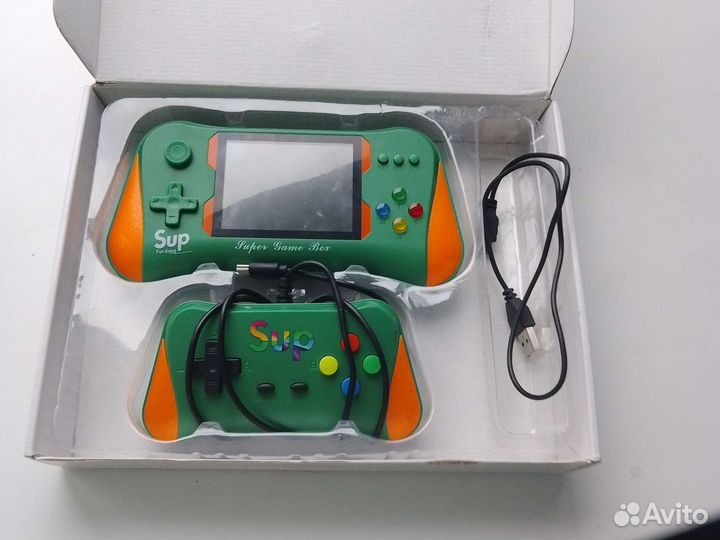 Игровая приставка 2 геймпада 500 игр почти новая