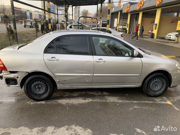 Toyota Corolla 1.4 МТ, 2006, битый, 345 000 км