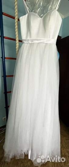 Свадебное платье со шлейфом 44 46