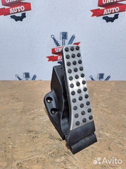 Педаль газа Mercedes C43 W205 276.823 2017