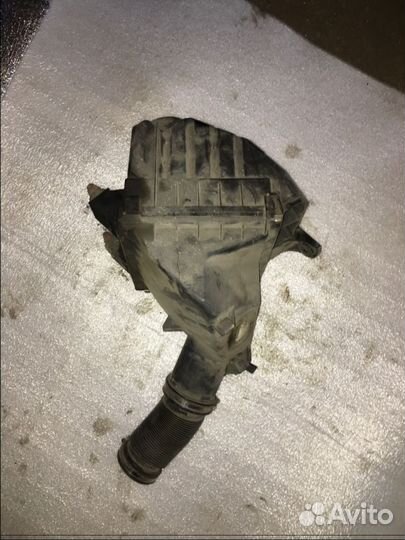 Корпус фильтра 078133837L audi A4 8D B5