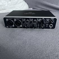 Behringer UMC204HD